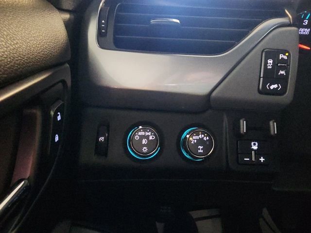 Used 2018 Chevrolet Tahoe LT w/ LT Signature Package AWD/4WD image 33