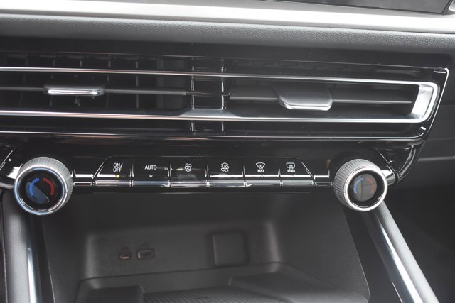 New 2026 Chevrolet Traverse LT w/ LPO, Floor Liner Package image 27