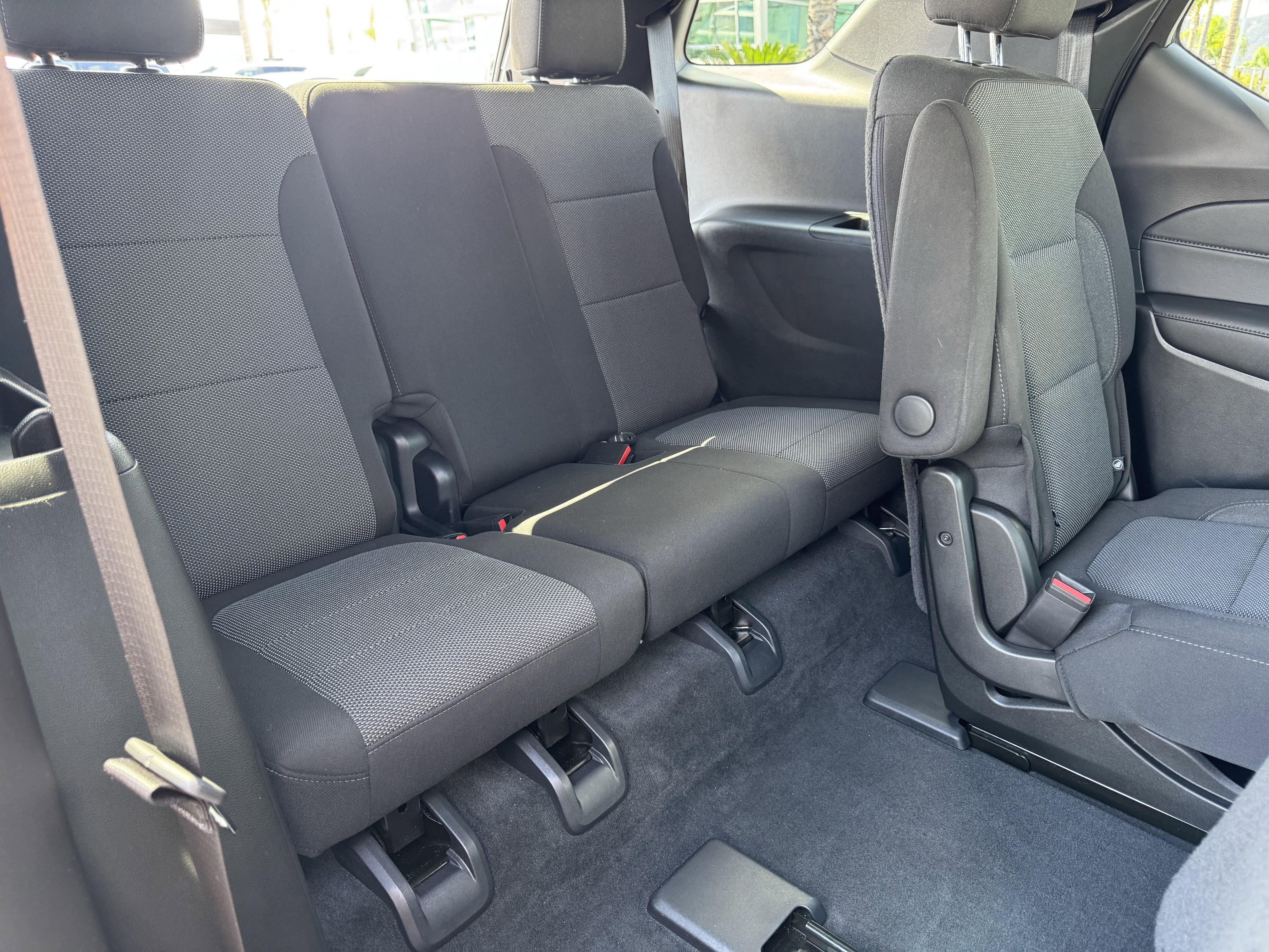 Used 2023 Chevrolet Traverse LT image 37