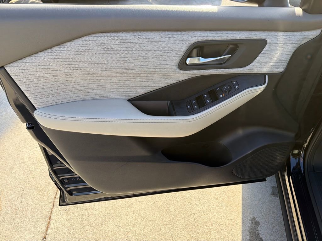 Certified 2023 Nissan Rogue SV image 44