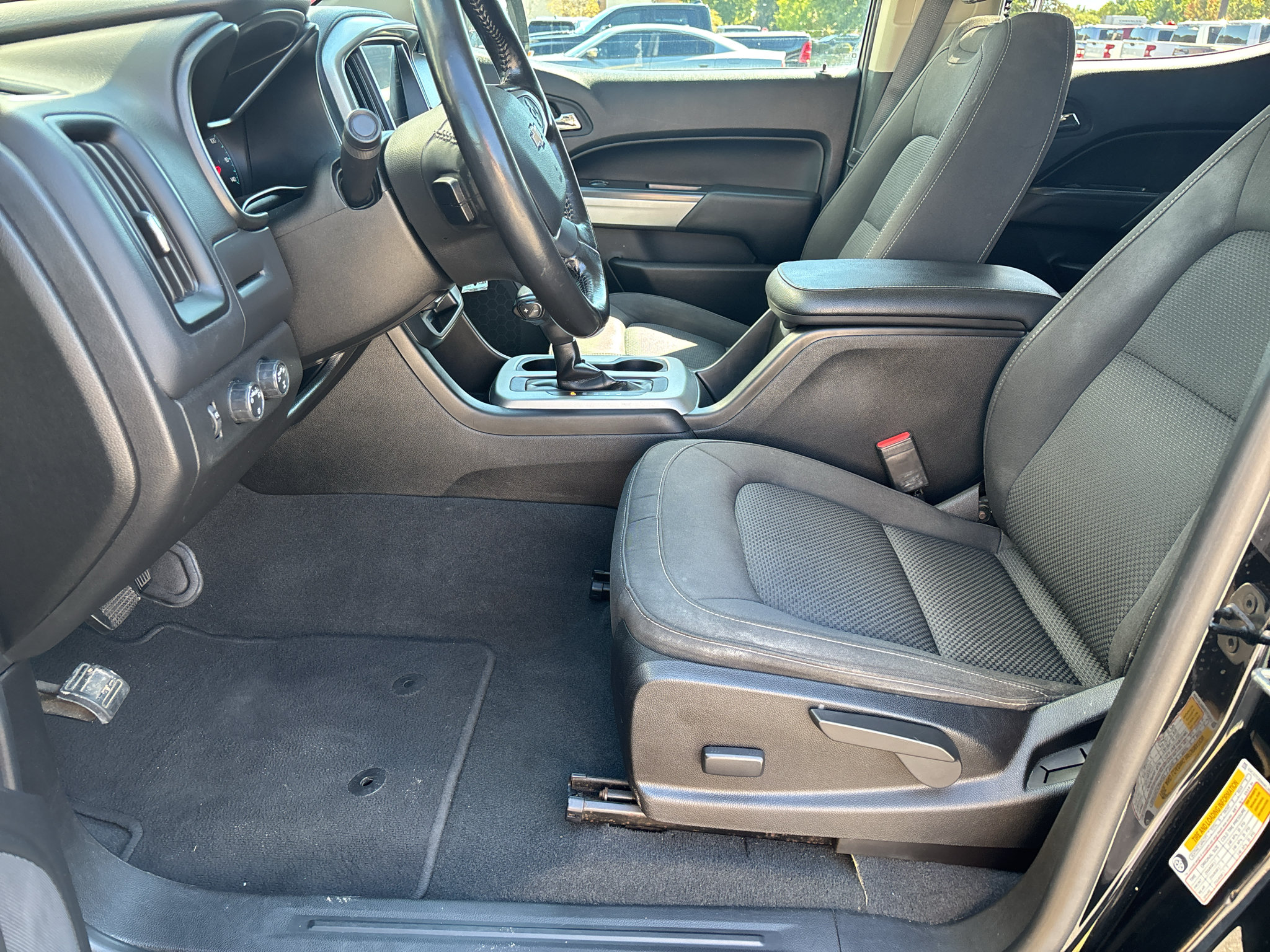 Used 2021 Chevrolet Colorado LT AWD/4WD image 14