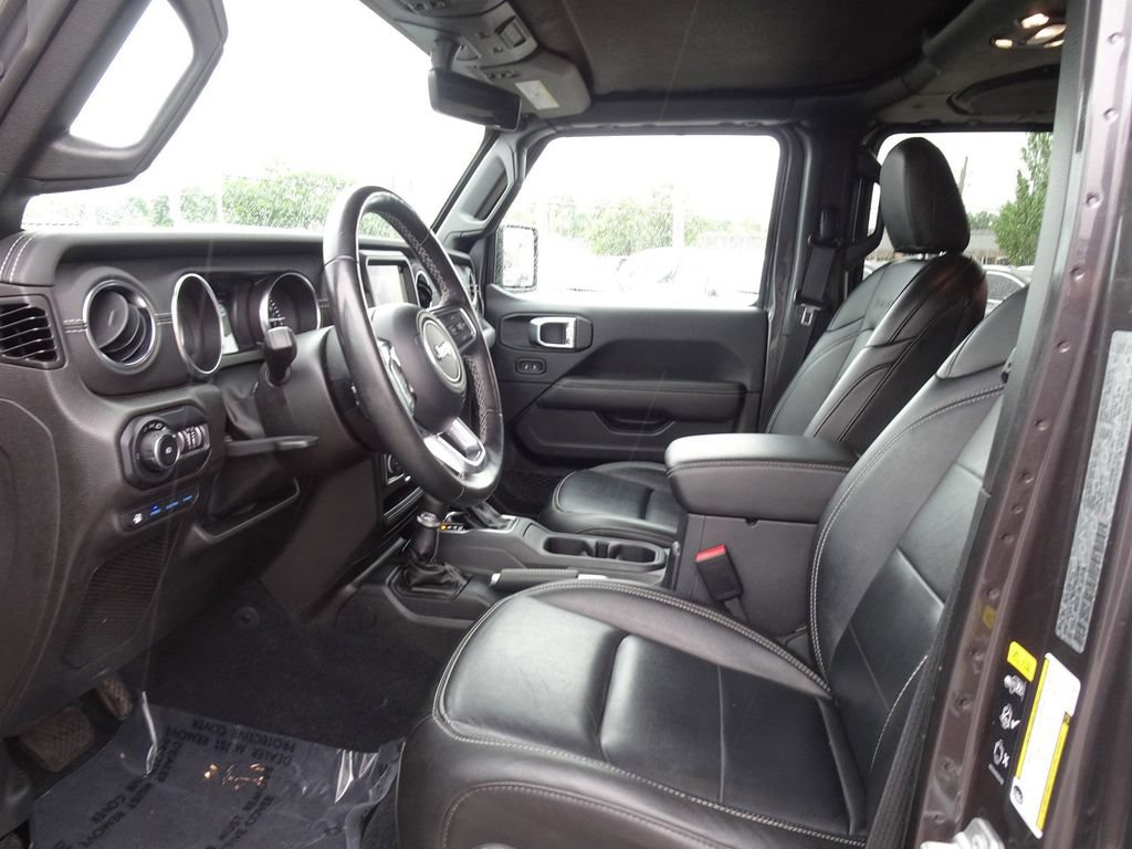 Used 2022 Jeep Wrangler Unlimited Sahara w/ Cold Weather Group AWD/4WD image 10