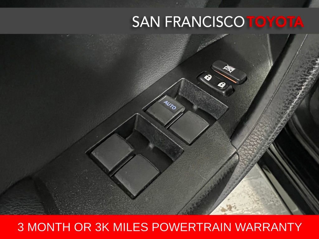 Used 2017 Toyota Corolla SE w/ SE Premium Package FWD image 35