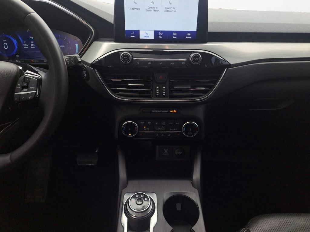 Used 2022 Ford Escape Titanium image 11