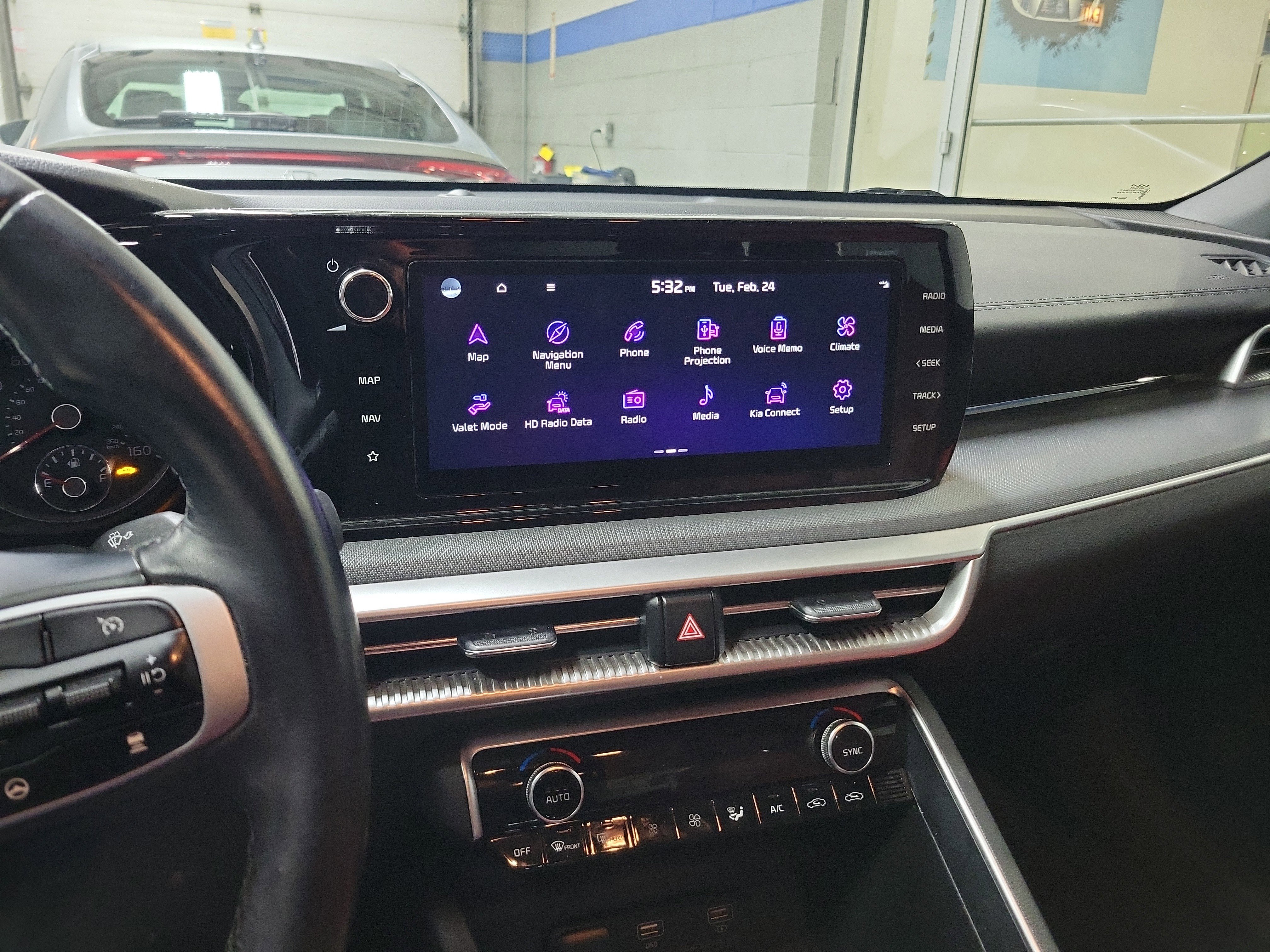 Used 2024 Kia K5 GT-Line w/ GT-Line Premium Package image 13