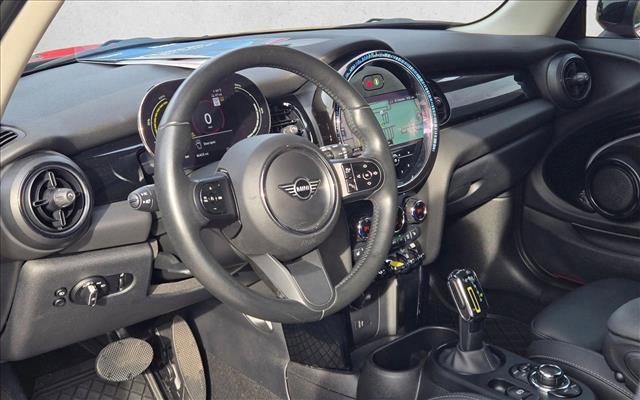 Used 2022 MINI Cooper SE image 9