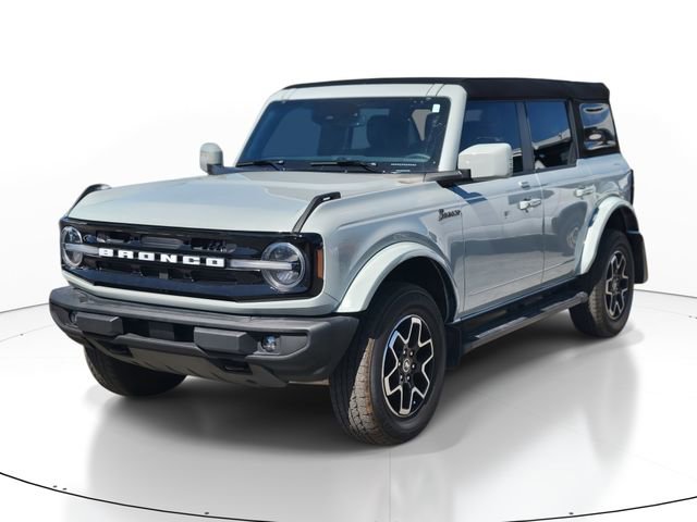 Used 2023 Ford Bronco Outer Banks image 2
