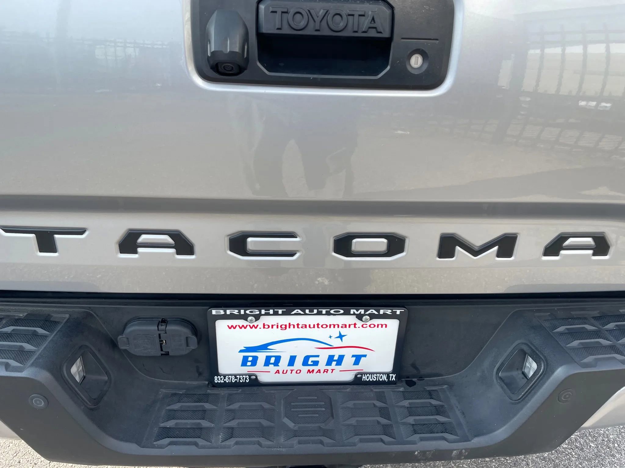 Used 2021 Toyota Tacoma TRD Sport w/ Technology Package image 5