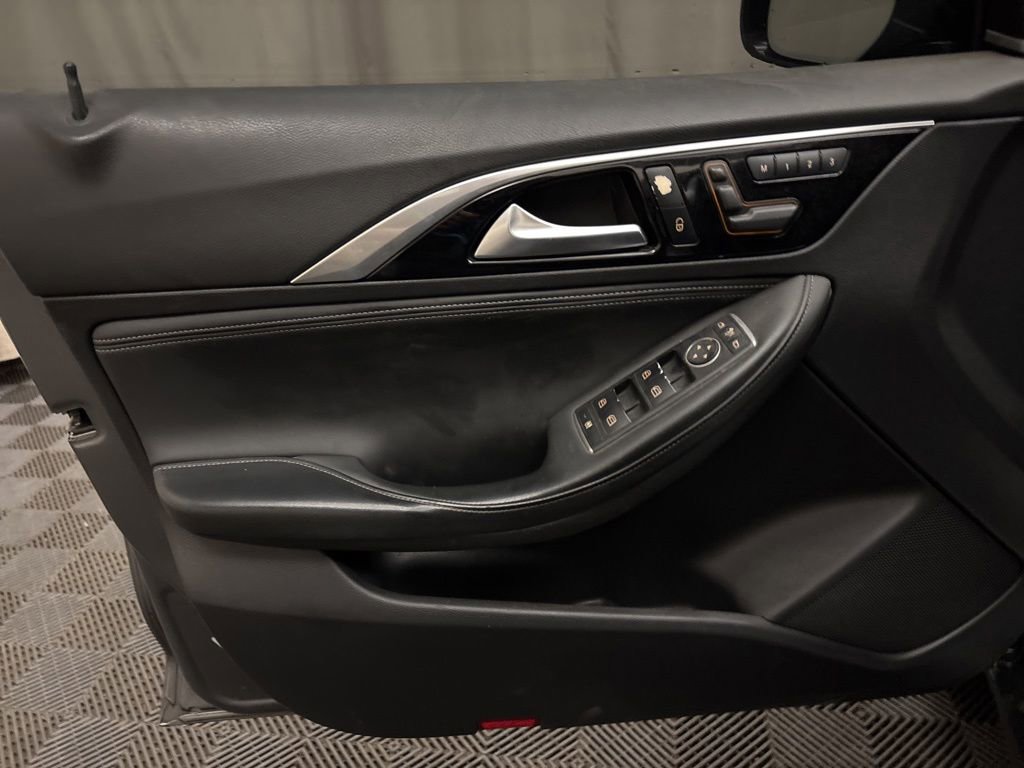 Used 2018 INFINITI QX30 Premium w/ Navigation Package AWD/4WD image 12