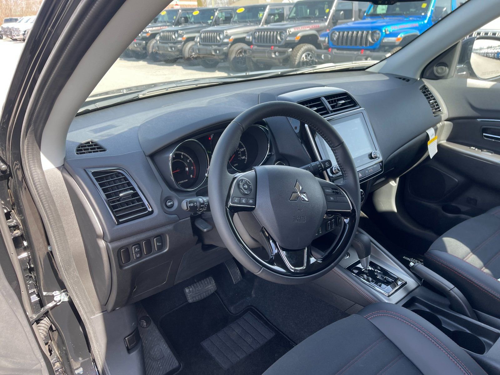 Used 2026 Mitsubishi Outlander Sport ES image 11