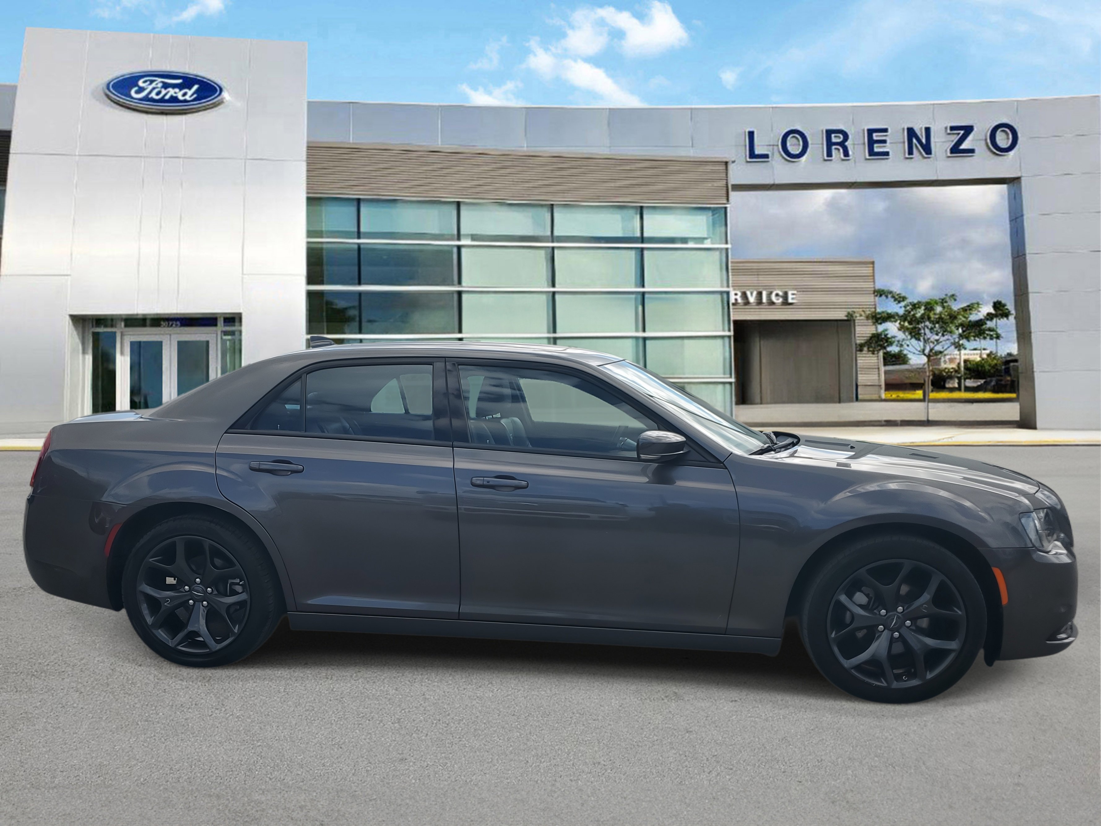 Used 2023 Chrysler 300 S image 4