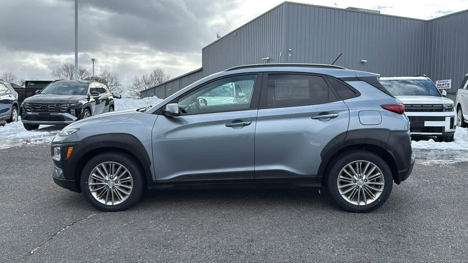 Used 2021 Hyundai Kona SEL w/ Winter Weather Package image 6