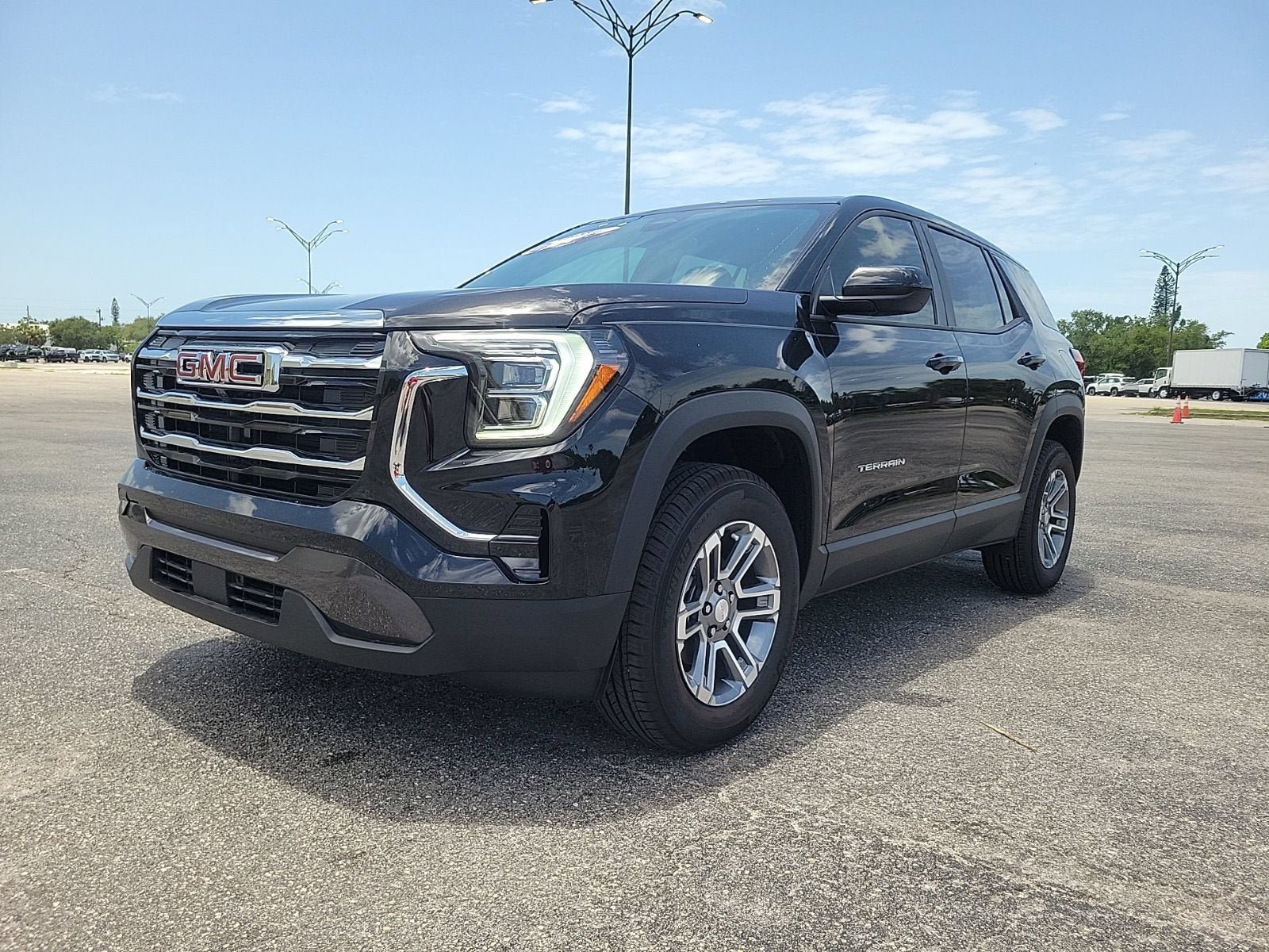 New 2026 GMC Terrain Elevation FWD image 2