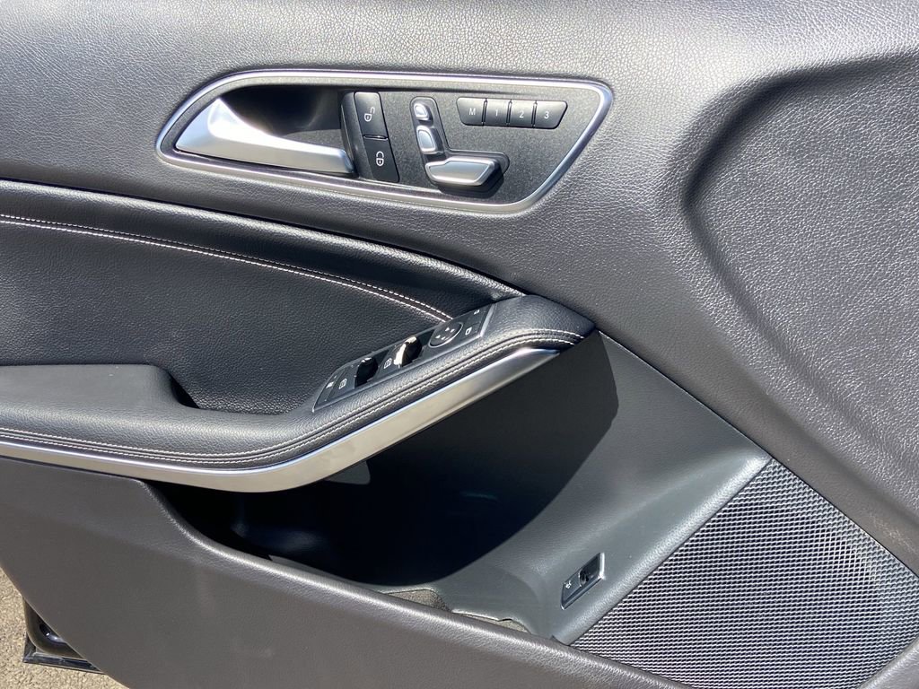Used 2018 Mercedes-Benz GLA 250 4MATIC w/ Convenience Package image 16