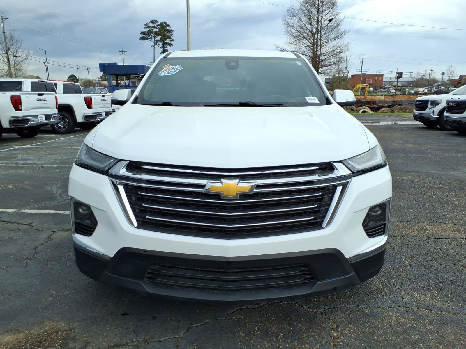 Used 2023 Chevrolet Traverse LT FWD video 2