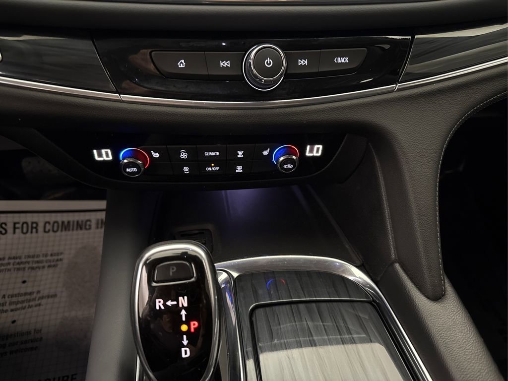 Used 2020 Buick Enclave Essence FWD image 30