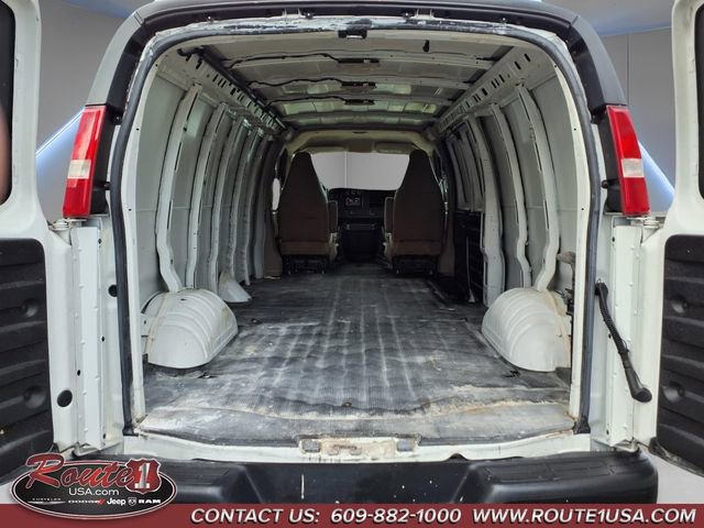 Used 2017 Chevrolet Express 2500 Extended image 14