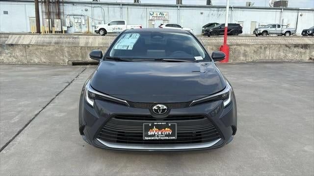 Used 2026 Toyota Corolla XLE FWD image 3