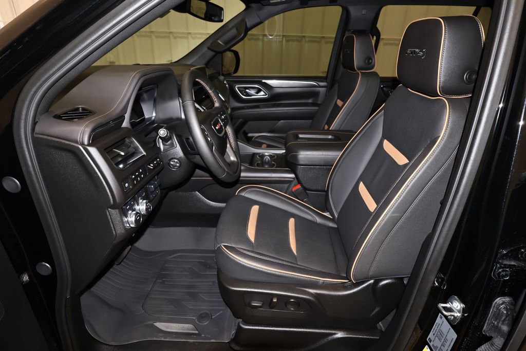 Used 2024 GMC Yukon AT4 w/ Technology Package image 12