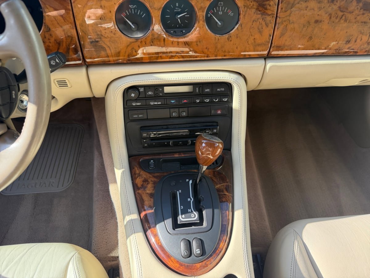 Used 1997 Jaguar XK8 Convertible RWD image 13