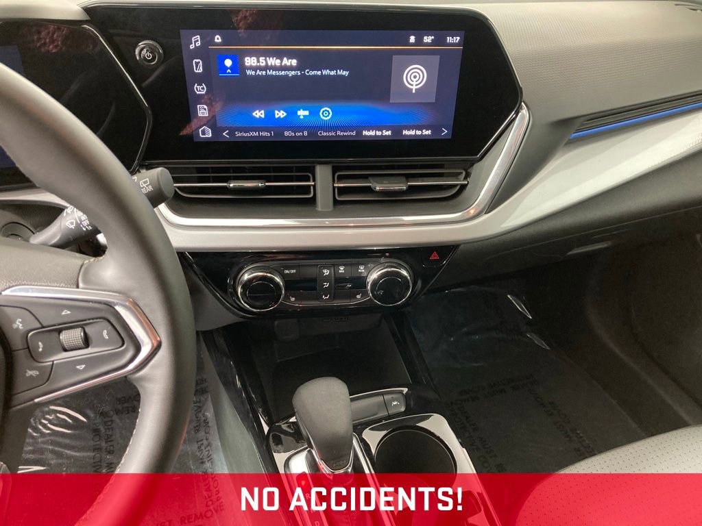 Used 2024 Chevrolet Trax LT w/ LT Convenience Package image 2