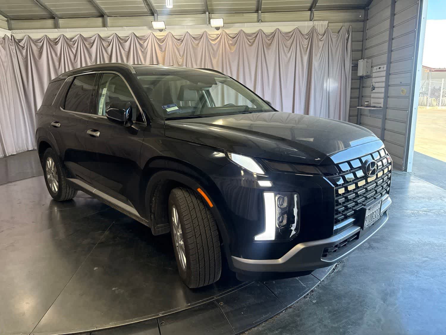 Used 2025 Hyundai Palisade SEL AWD/4WD image 3