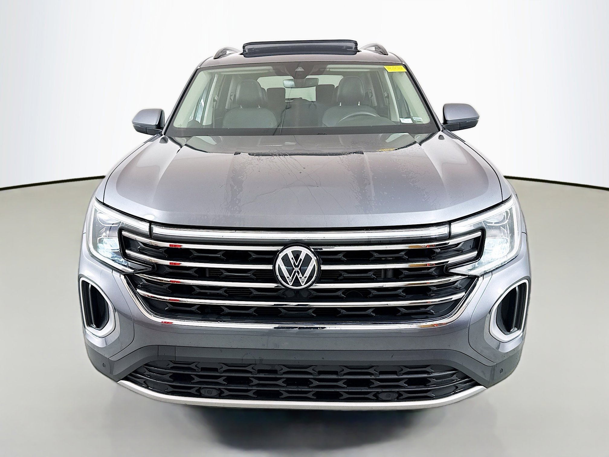 Used 2024 Volkswagen Atlas SE FWD image 2
