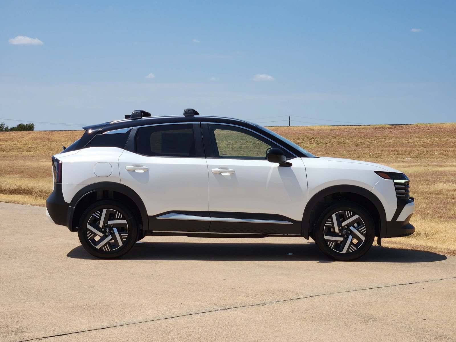 New 2027 Nissan Kicks SV FWD image 7