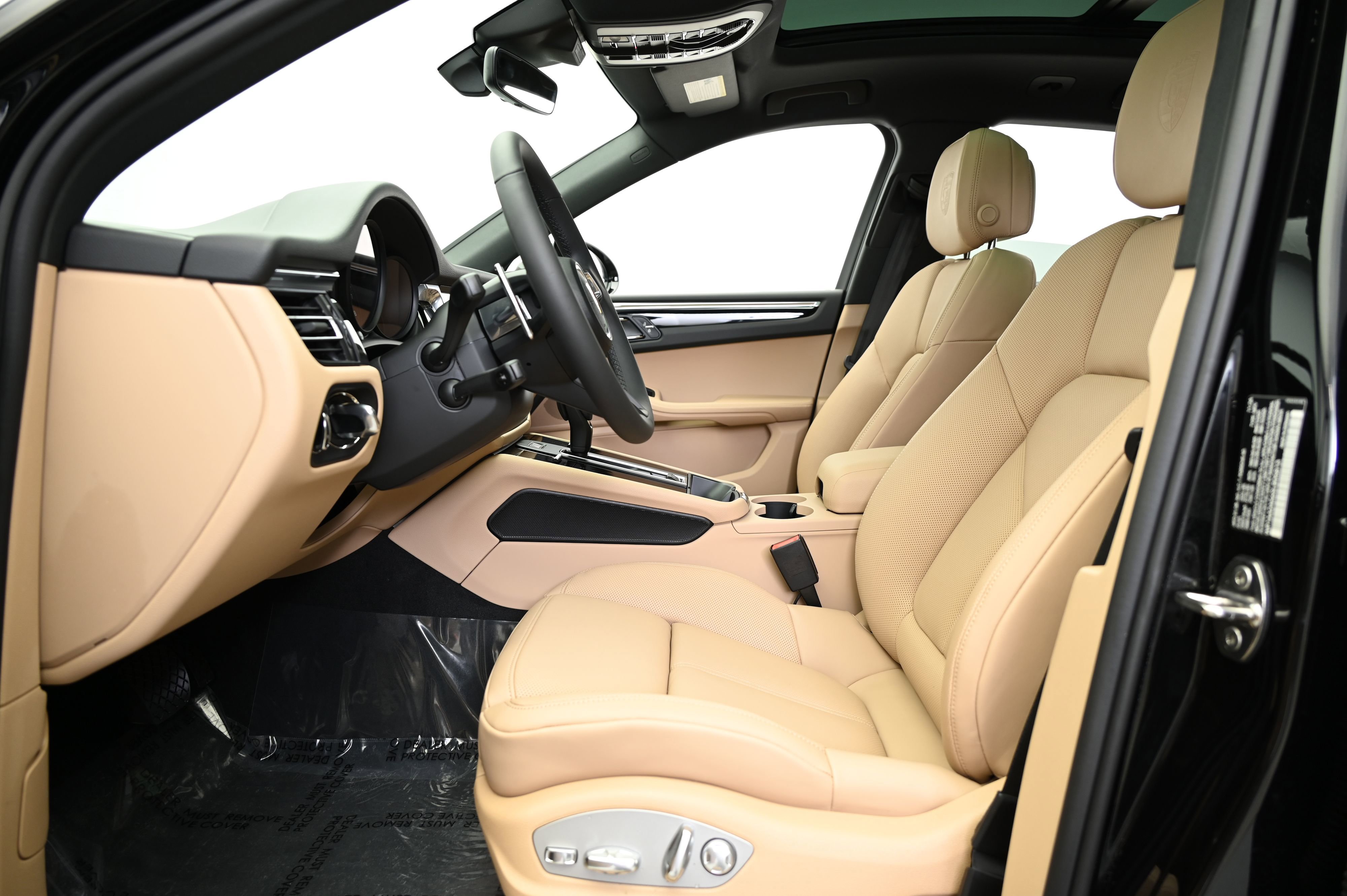 Used 2025 Porsche Macan image 39