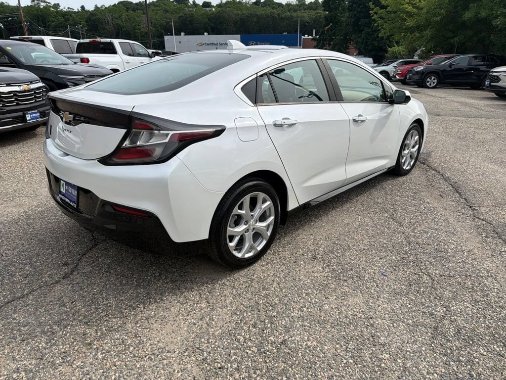Used 2016 Chevrolet Volt Premier w/ Driver Confidence Package FWD image 7