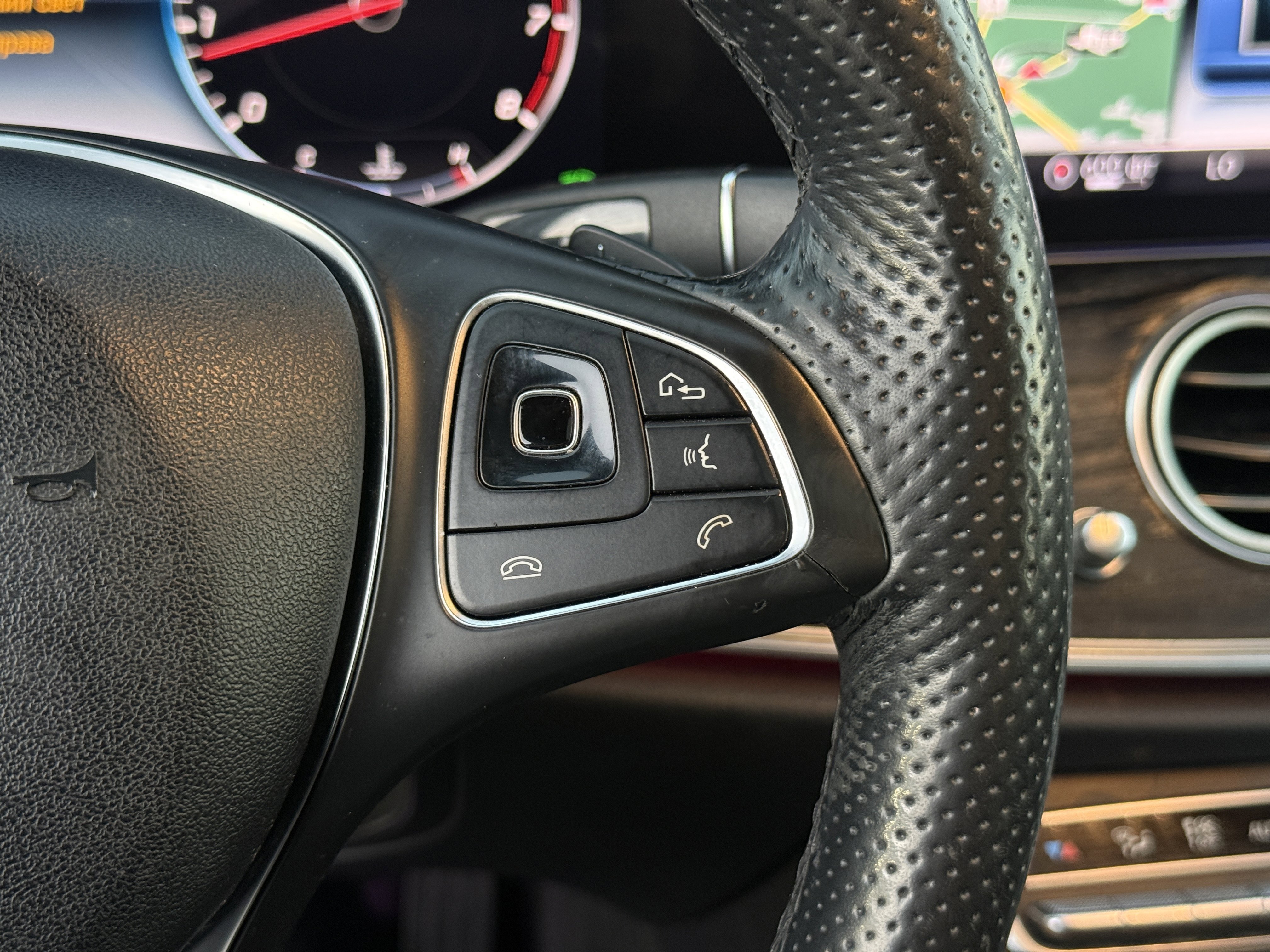 Used 2018 Mercedes-Benz E 300 image 19