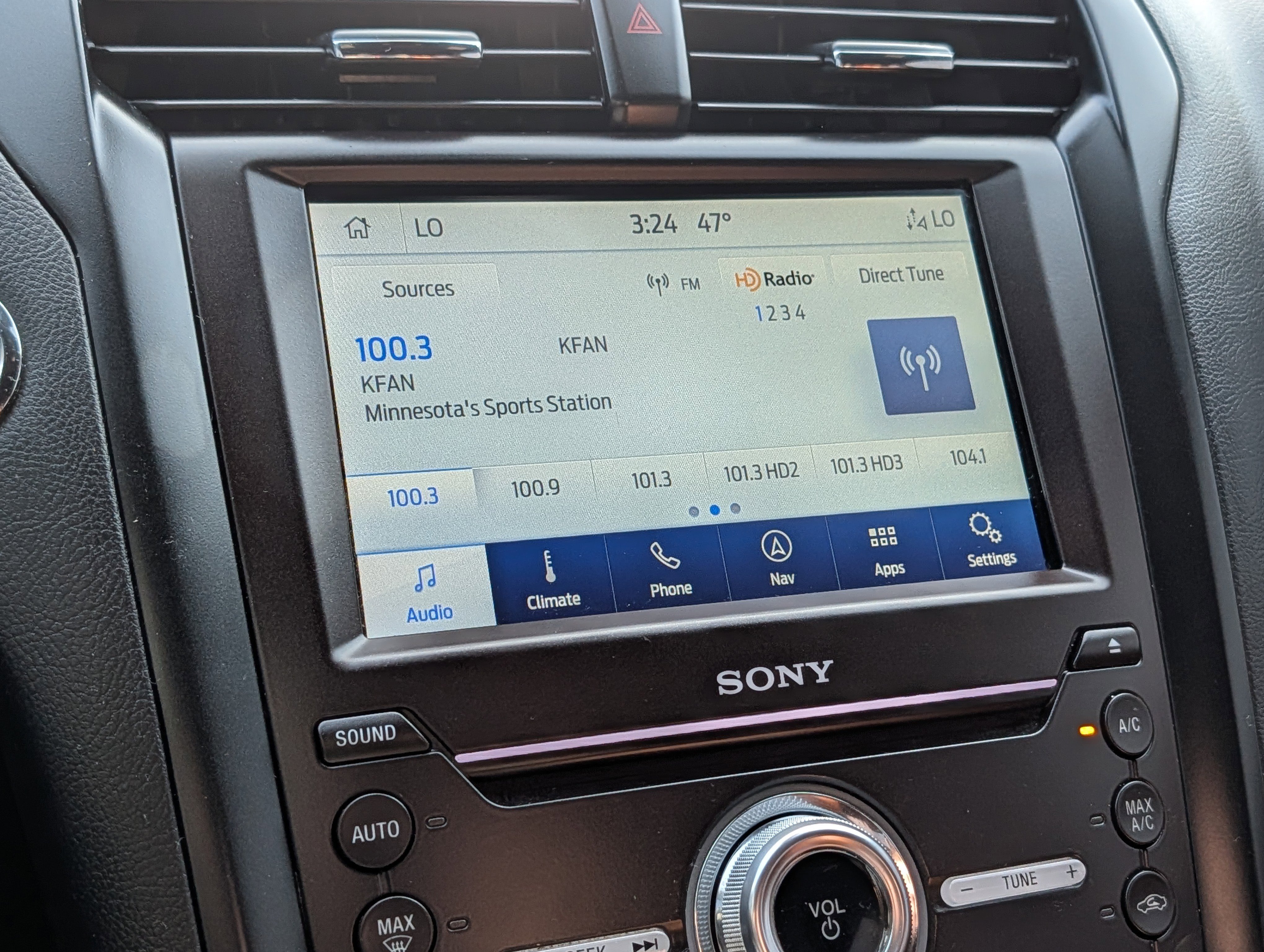 Used 2020 Ford Fusion Titanium image 22