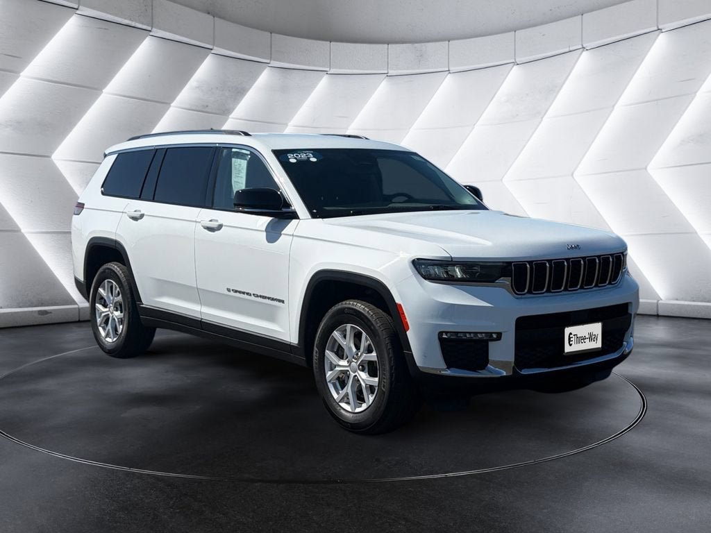 Used 2023 Jeep Grand Cherokee L Limited RWD image 7