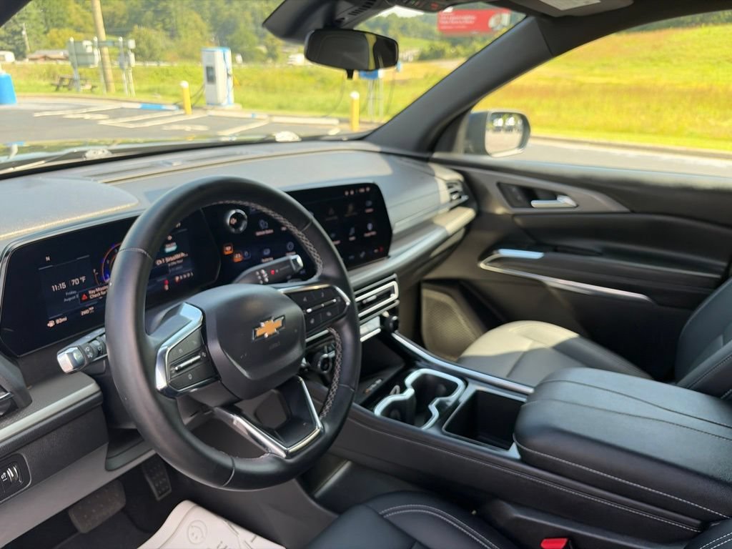 Used 2026 Chevrolet Traverse LT AWD/4WD image 18
