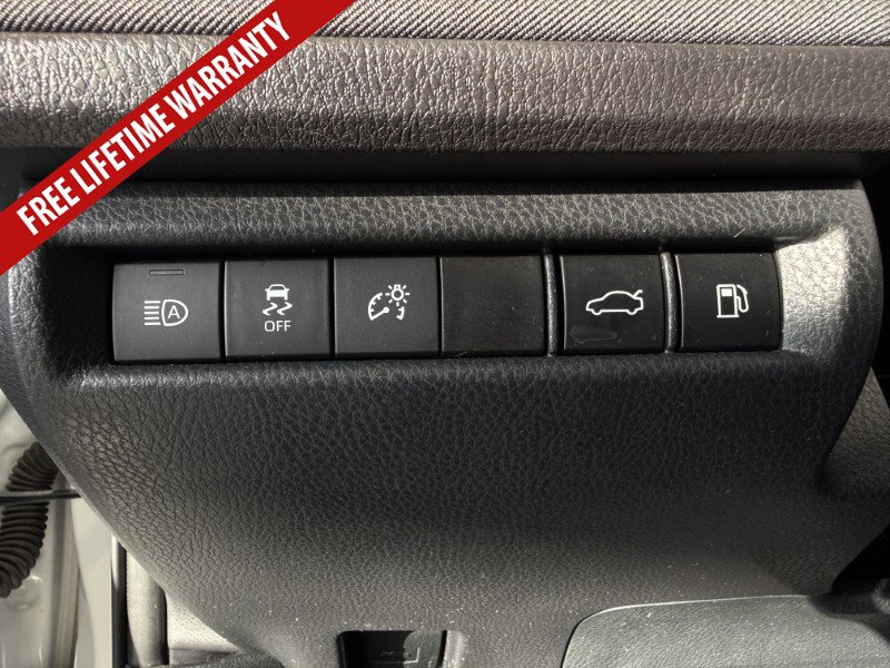Used 2025 Toyota Camry LE FWD image 31