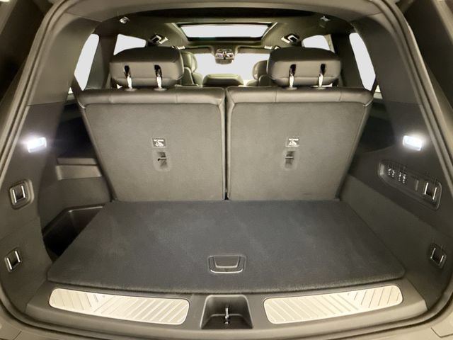Certified 2026 Cadillac Vistiq Luxury AWD/4WD image 23