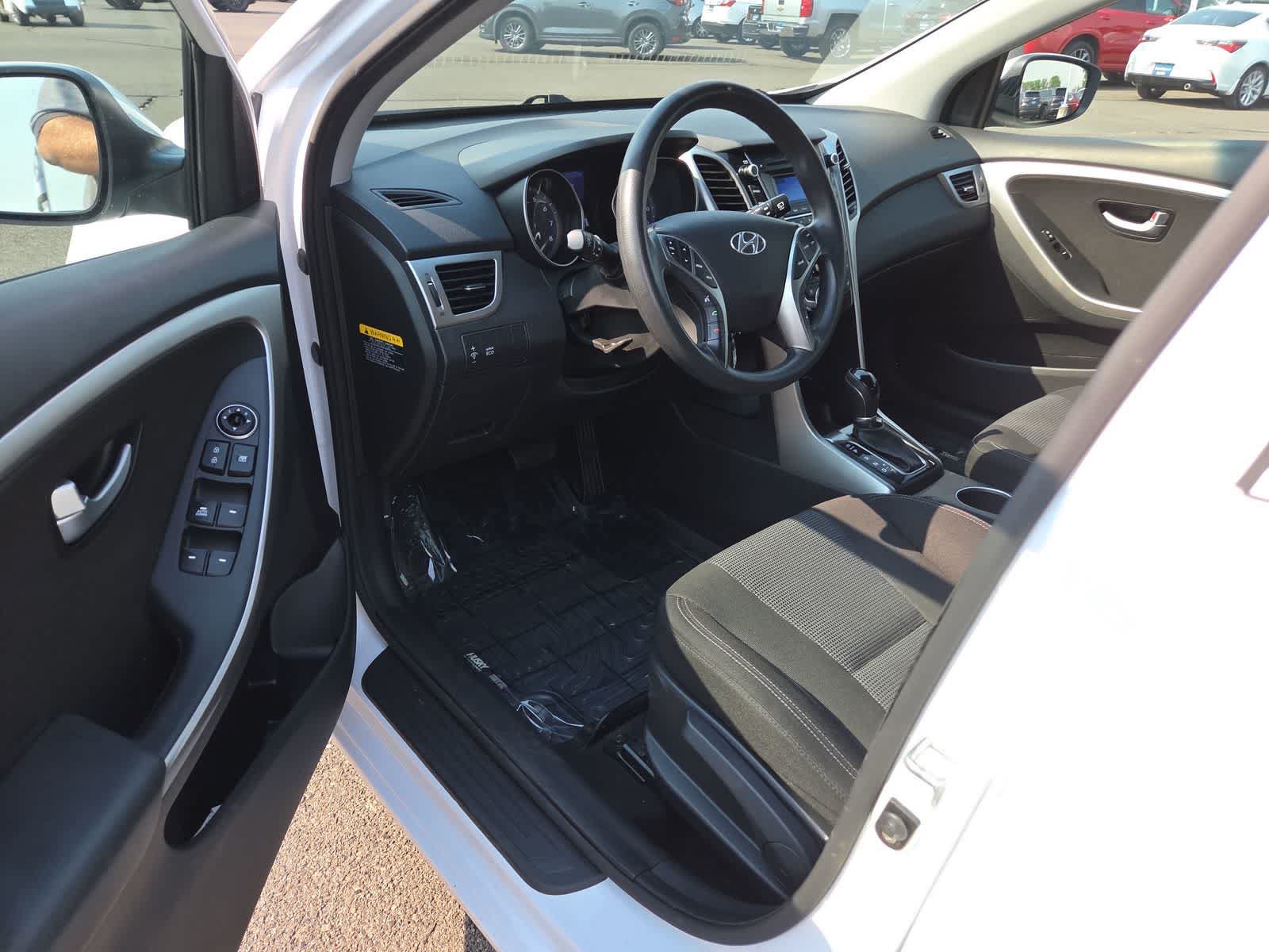 Used 2016 Hyundai Elantra GT FWD image 10
