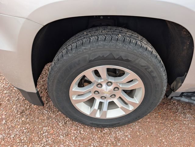 Used 2020 Chevrolet Suburban LS w/ Skid Plate Package AWD/4WD image 11
