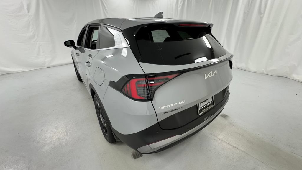 New 2026 Kia Sportage EX FWD image 5