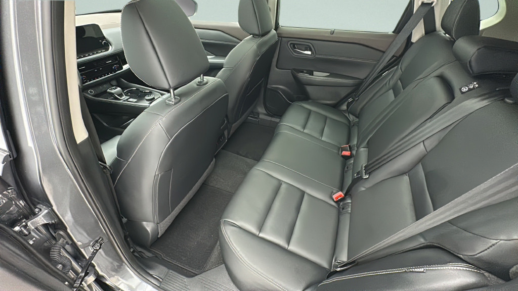 Used 2023 Nissan Rogue SL w/ SL Premium Package AWD/4WD image 9
