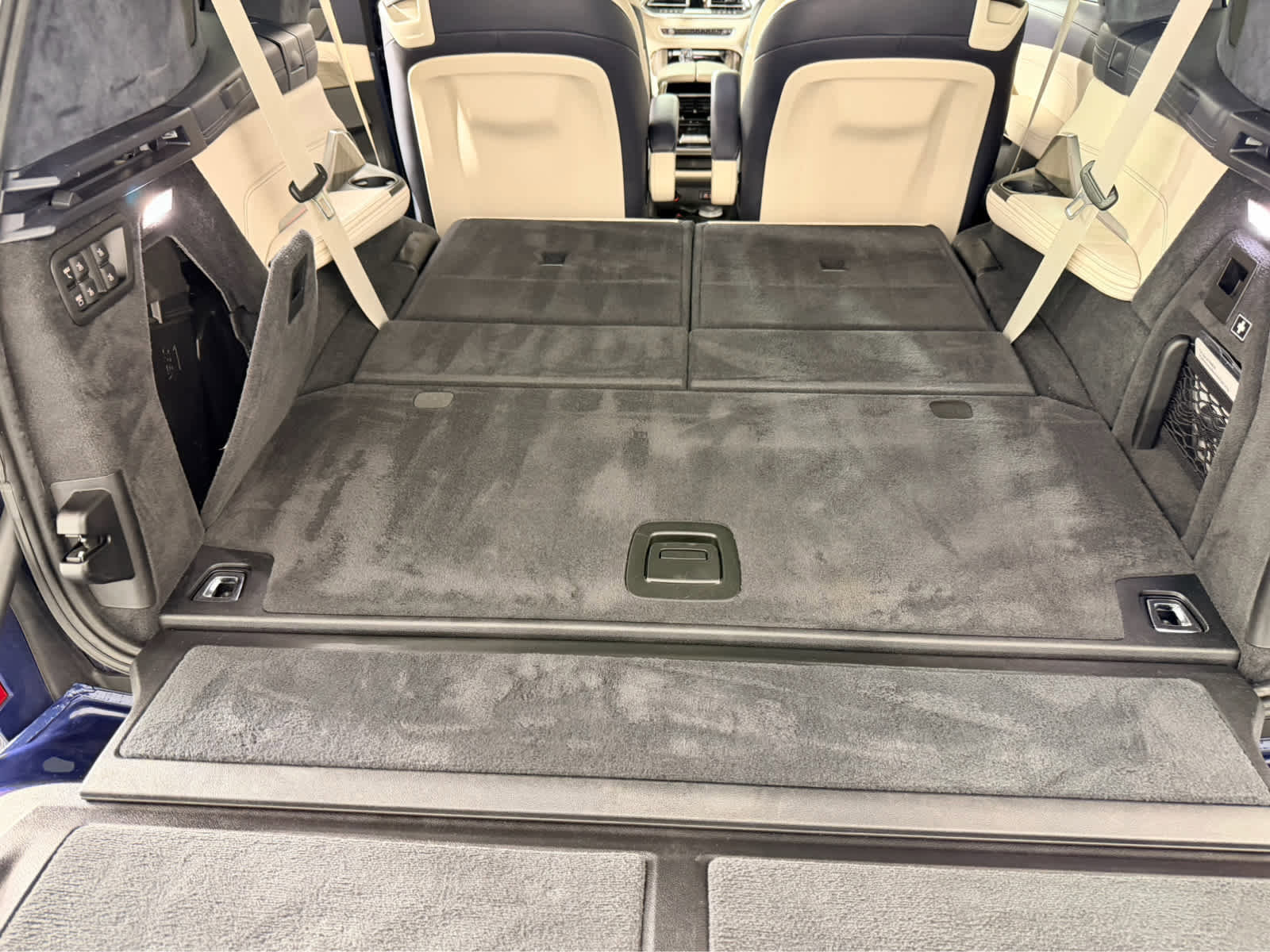 Used 2019 BMW X7 xDrive50i w/ M Sport Package image 23