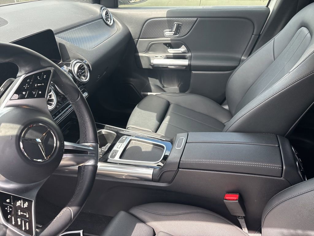 Used 2025 Mercedes-Benz GLA 250 4MATIC image 11