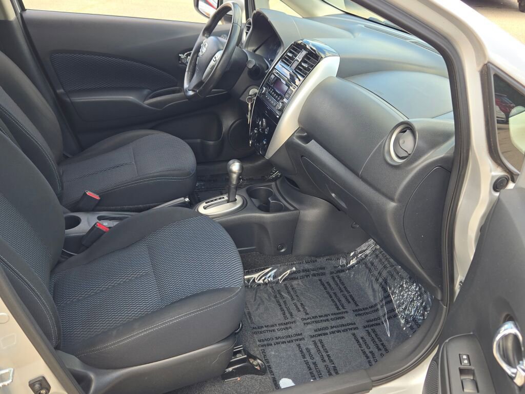 Used 2015 Nissan Versa Note SV FWD image 4