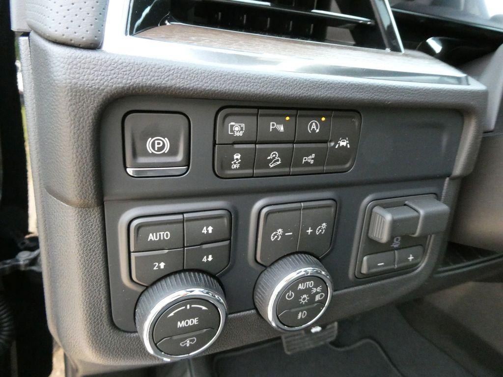 New 2026 Chevrolet Suburban High Country AWD/4WD image 23
