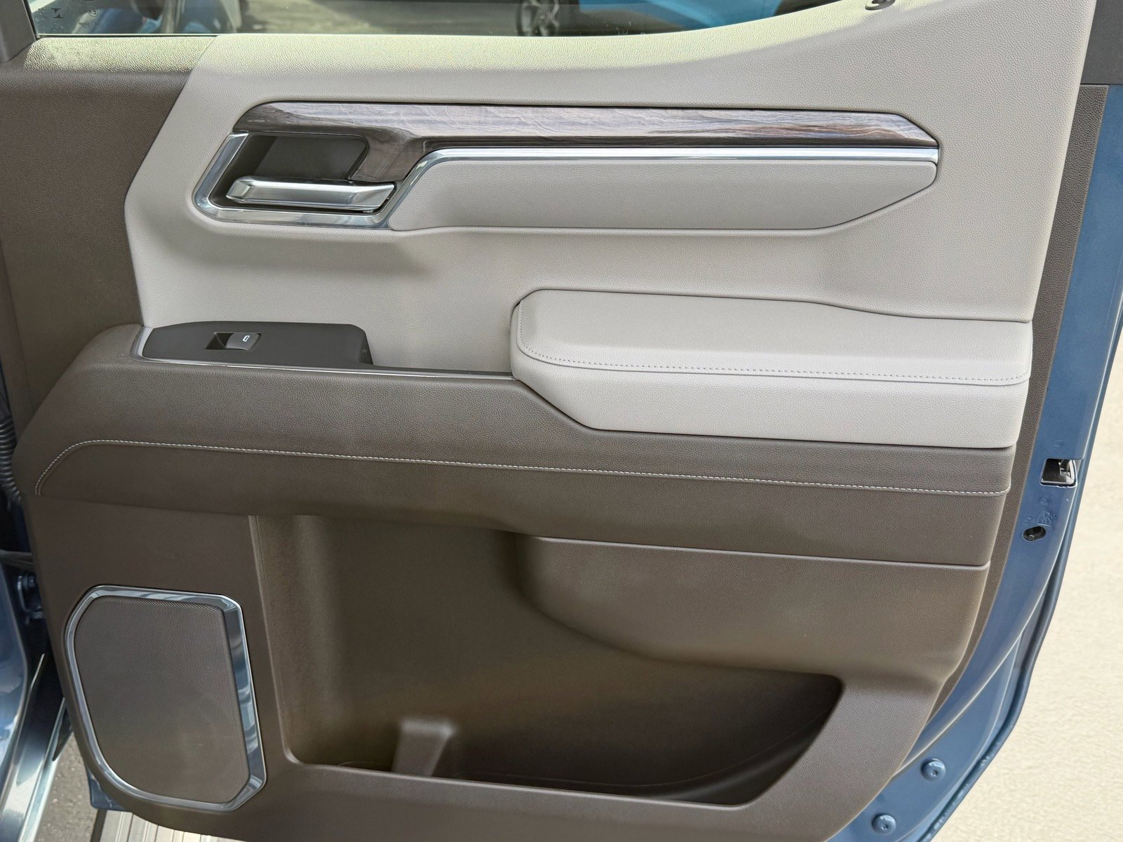 Used 2024 Chevrolet Silverado 1500 LTZ image 24