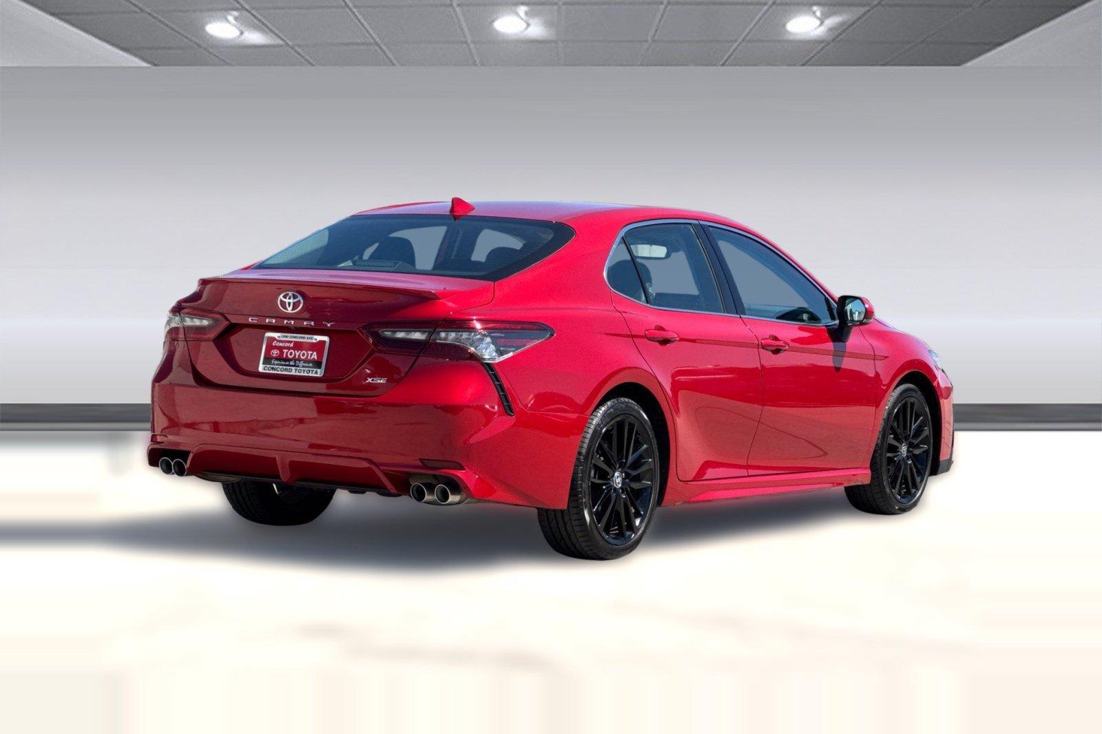Used 2023 Toyota Camry XSE FWD image 8