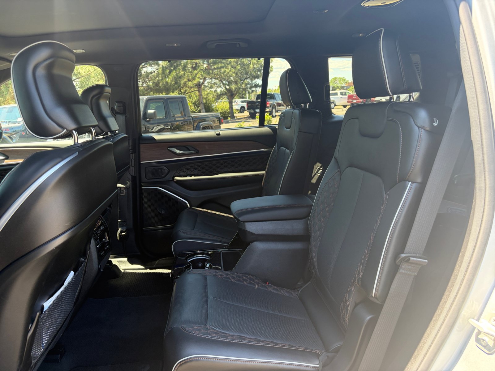 Used 2024 Jeep Grand Cherokee L Summit w/ Advanced Protech Group IV AWD/4WD image 20