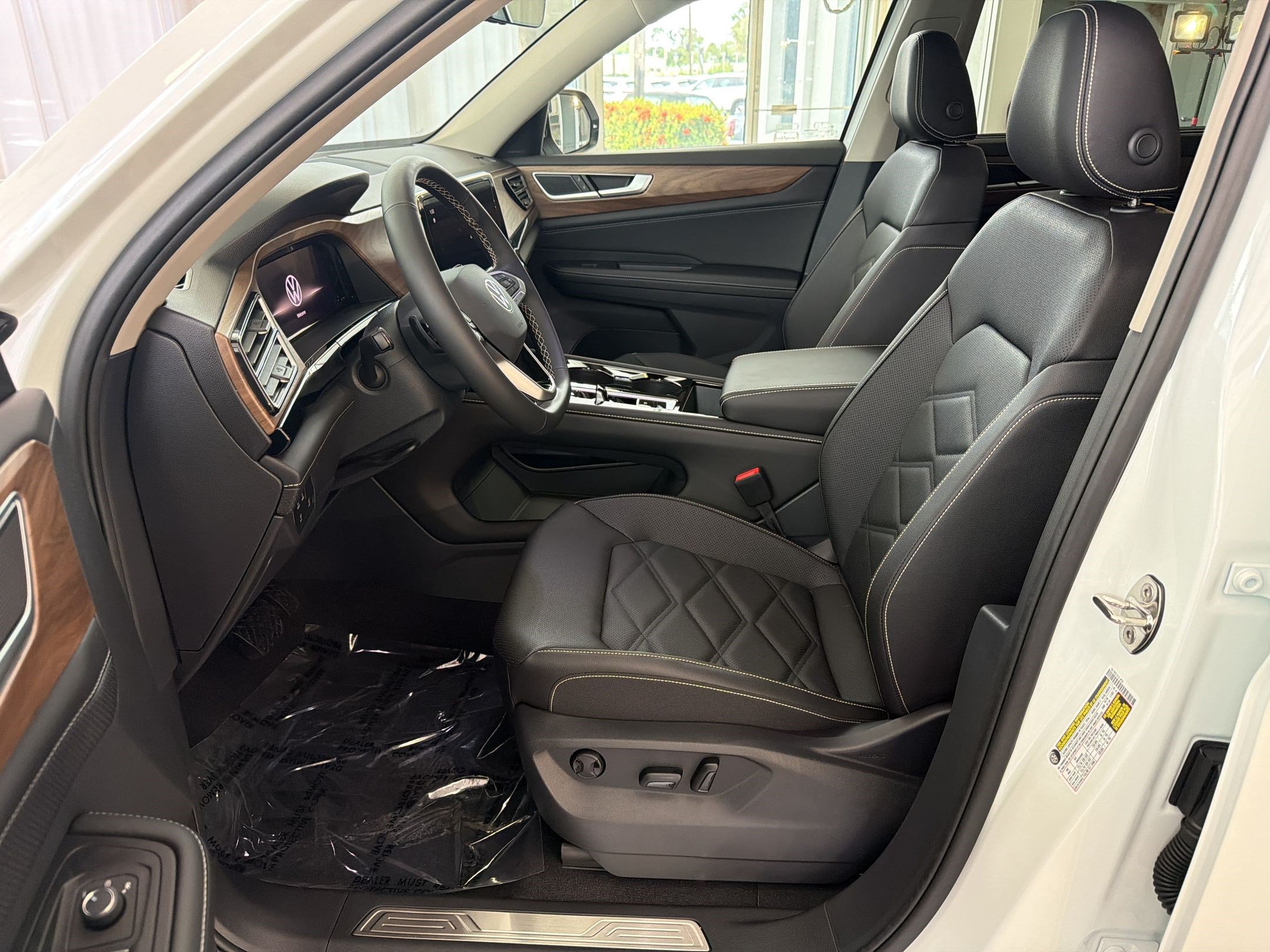 New 2026 Volkswagen Atlas SE FWD image 5