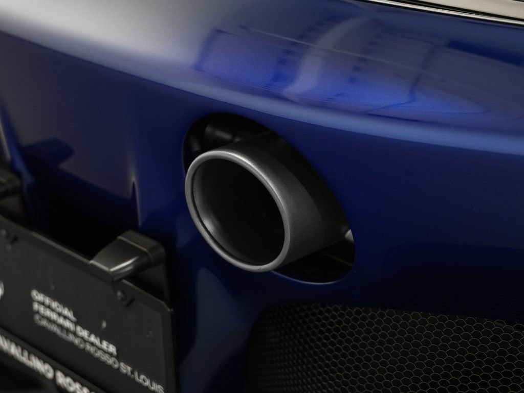 Used 2023 Ferrari SF90 Spider image 40