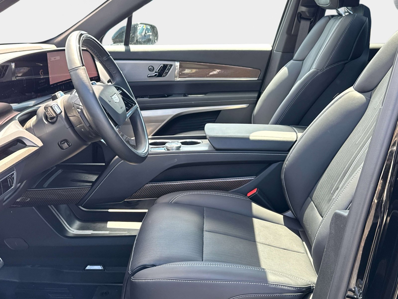 Certified 2026 Cadillac Vistiq Sport w/ LPO, Floor Liner Package AWD/4WD image 16